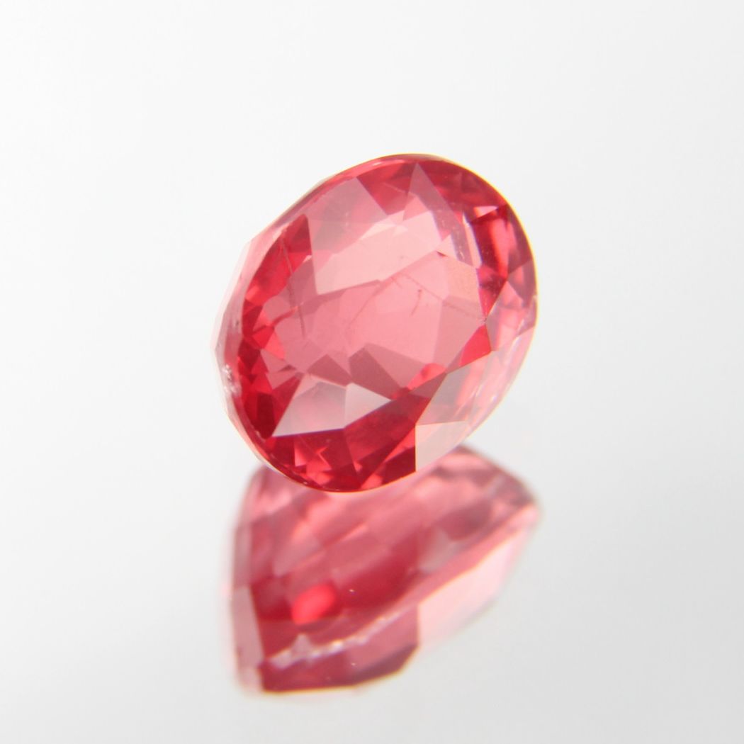 rötlich-Oranger Spinell 1.12 ct