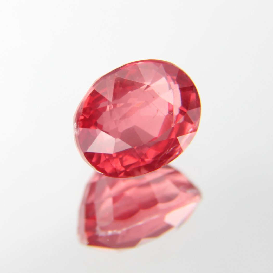 rötlich-Oranger Spinell 1.12 ct
