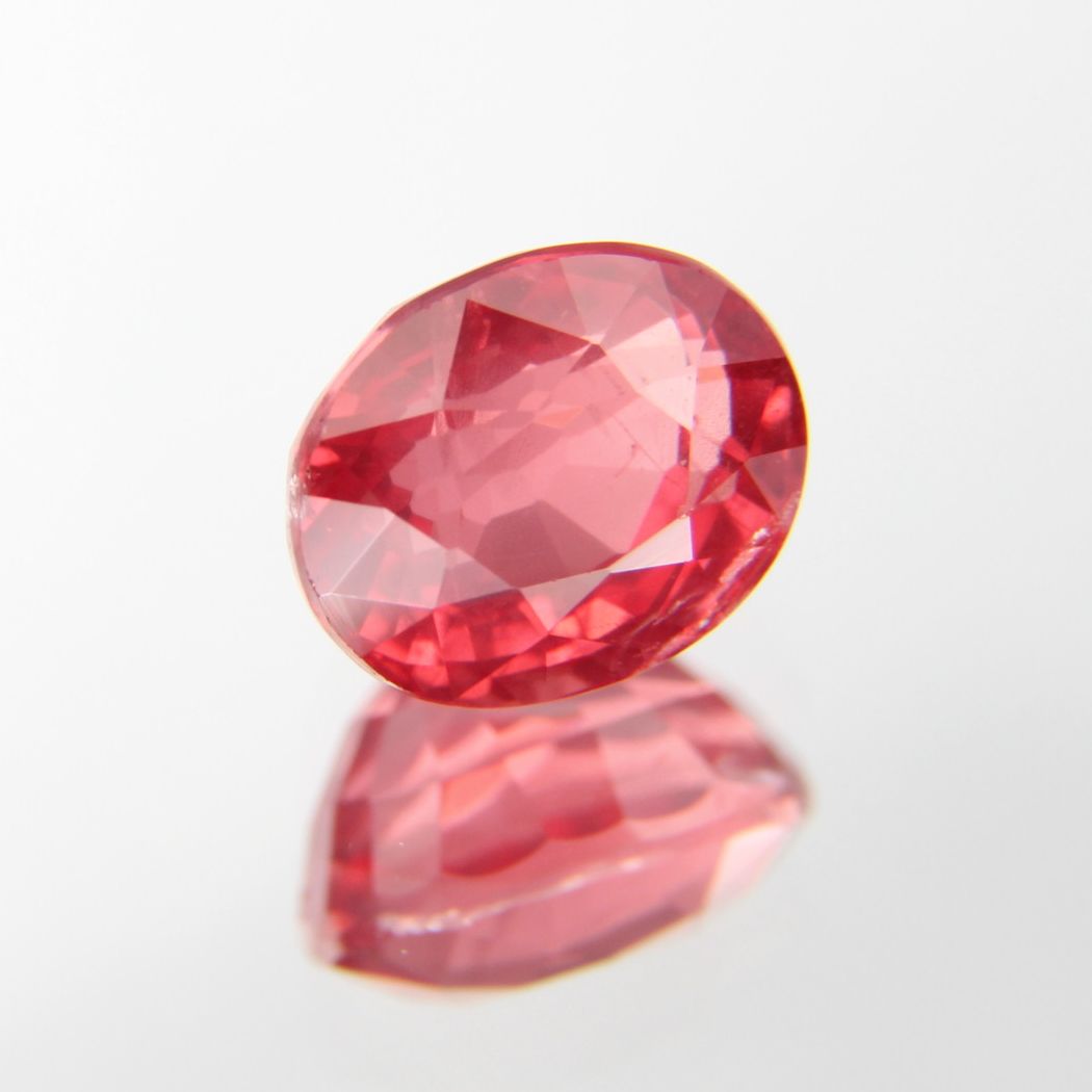 rötlich-Oranger Spinell 1.12 ct