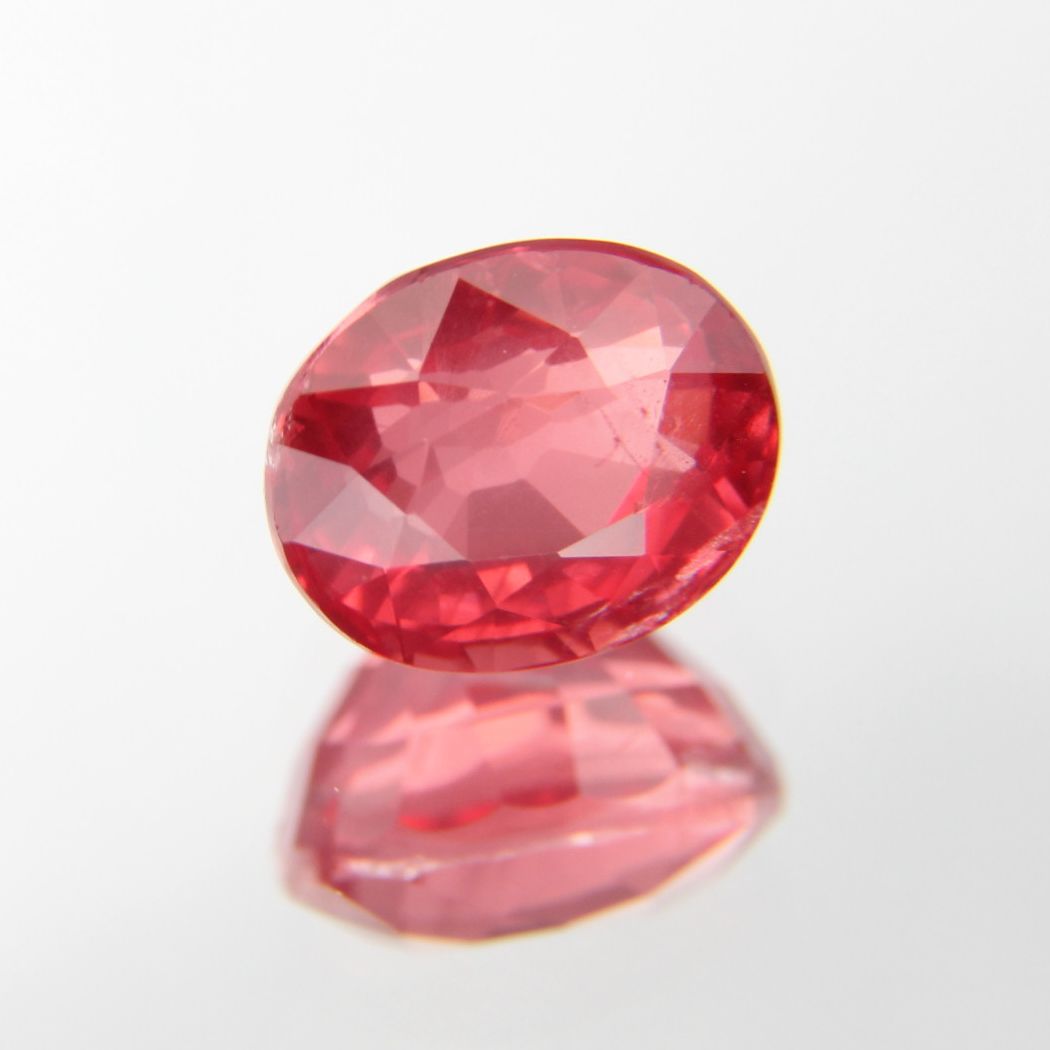 rötlich-Oranger Spinell 1.12 ct
