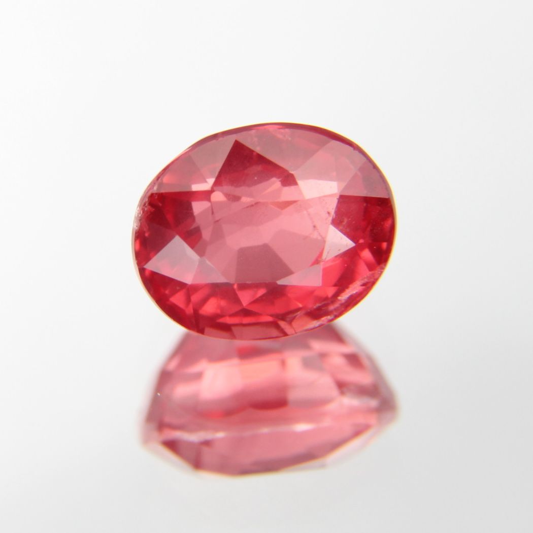 rötlich-Oranger Spinell 1.12 ct