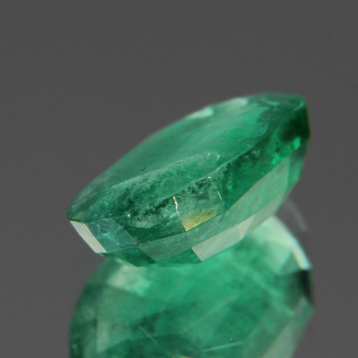 Emerald 2.11 ct