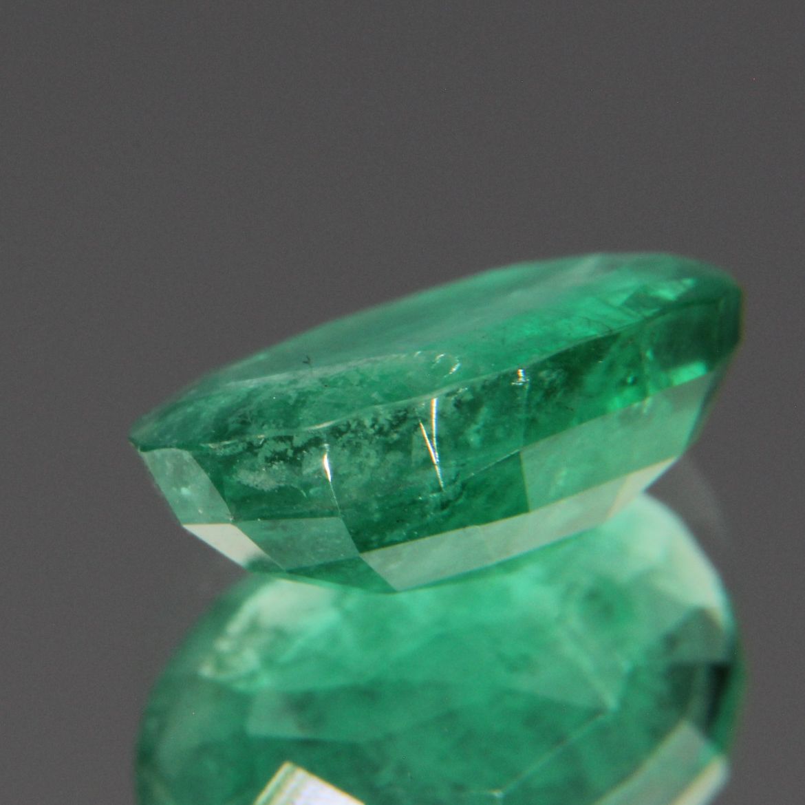 Emerald 2.11 ct