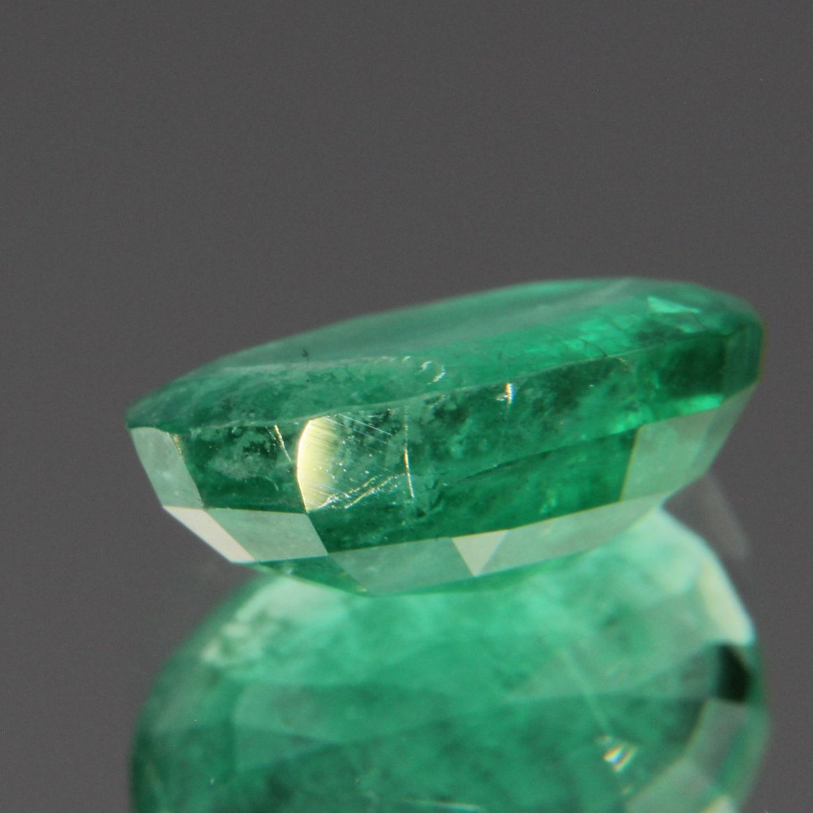 Emerald 2.11 ct