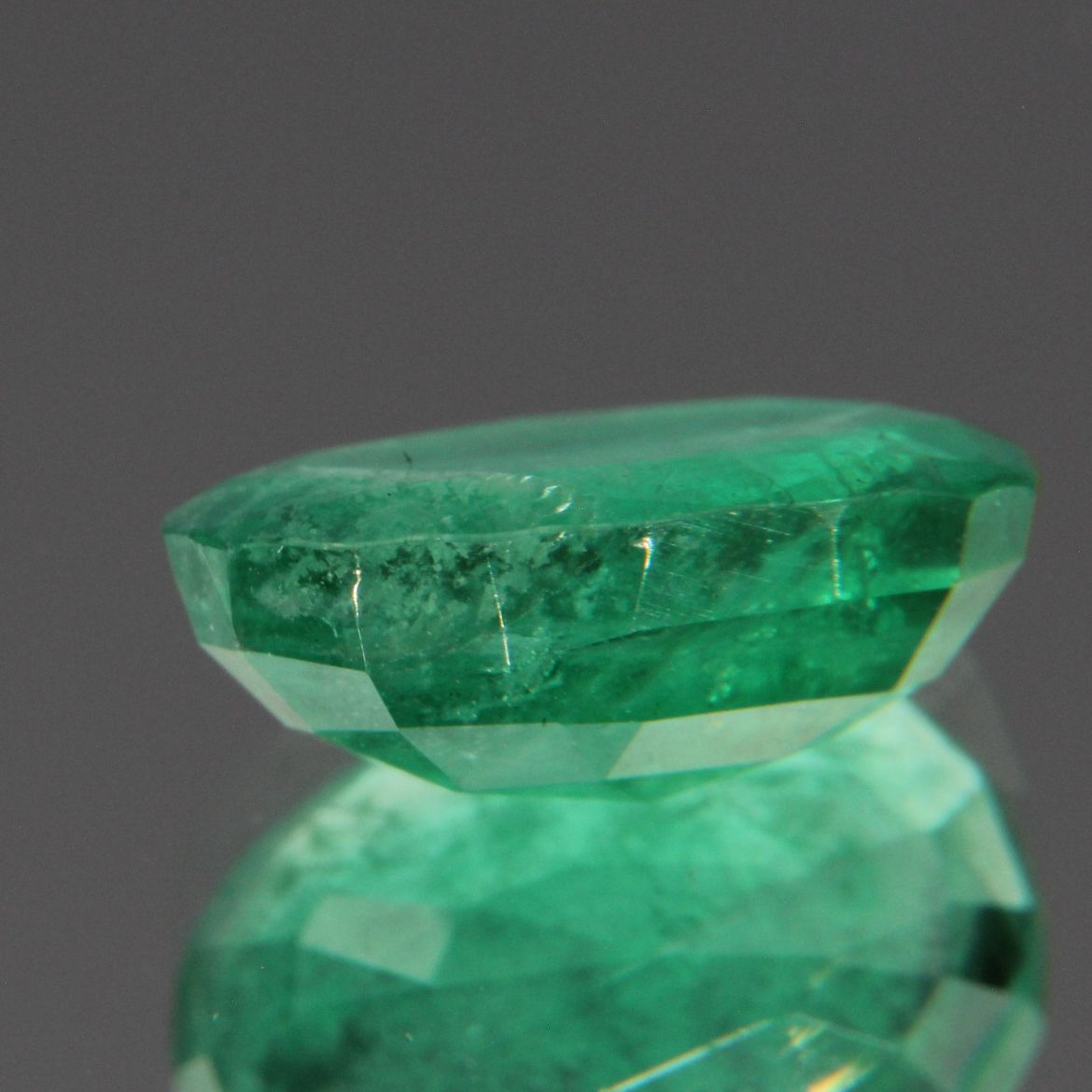 Emerald 2.11 ct