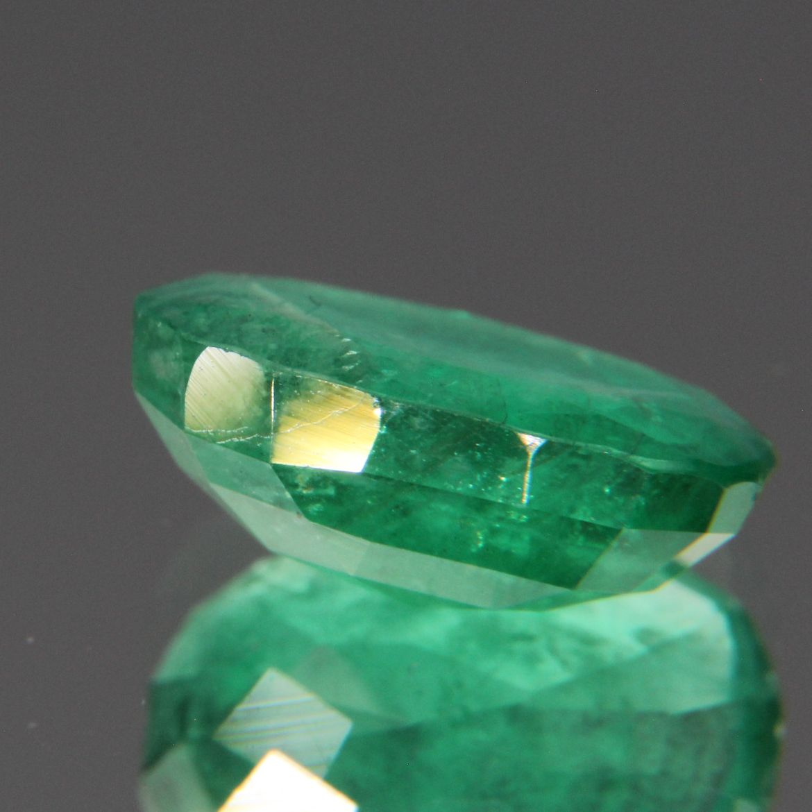 Emerald 2.11 ct
