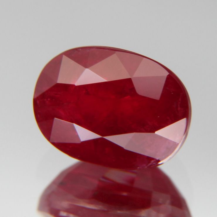 Taubenblutroter Rubin 1.03ct