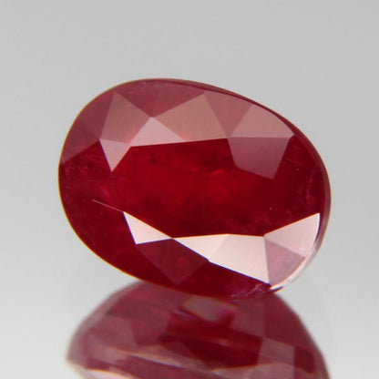 Taubenblutroter Rubin 1.03ct