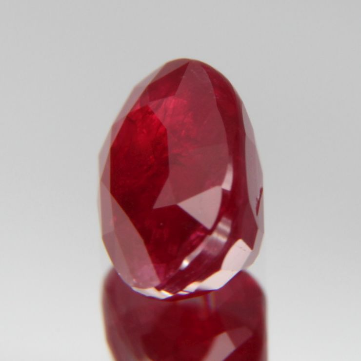 Taubenblutroter Rubin 1.03ct