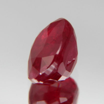 Taubenblutroter Rubin 1.03ct