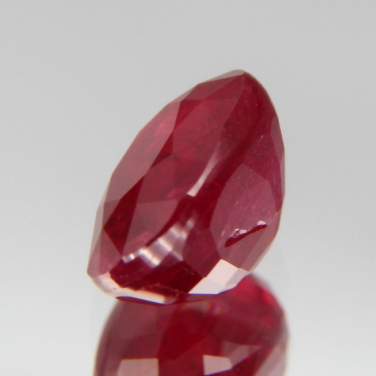 Taubenblutroter Rubin 1.03ct