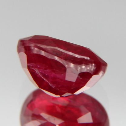 Taubenblutroter Rubin 1.03ct