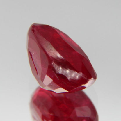 Taubenblutroter Rubin 1.03ct