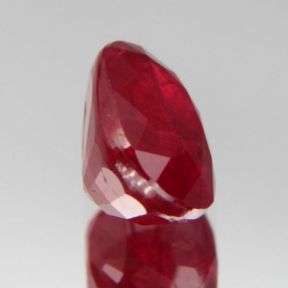 Taubenblutroter Rubin 1.03ct