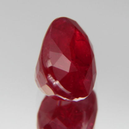 Taubenblutroter Rubin 1.03ct