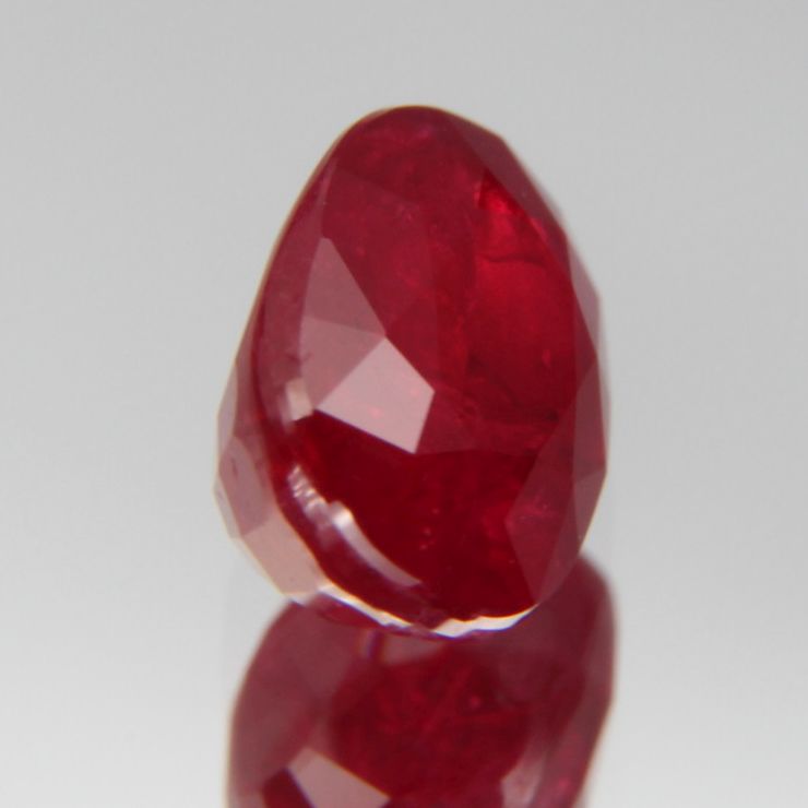 Taubenblutroter Rubin 1.03ct