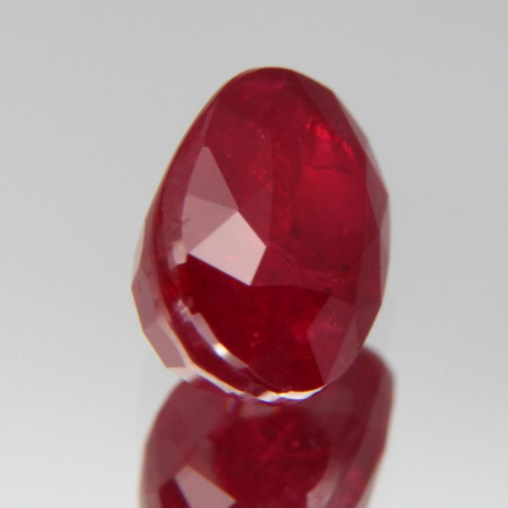 Taubenblutroter Rubin 1.03ct