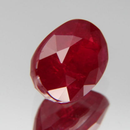 Taubenblutroter Rubin 1.03ct