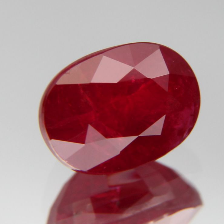 Taubenblutroter Rubin 1.03ct