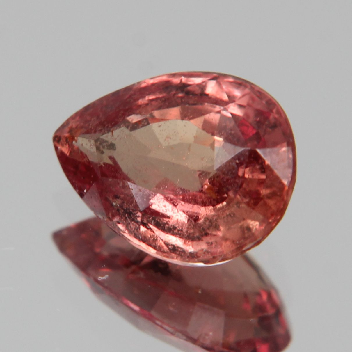 Padparadscha Saphir 1.27ct