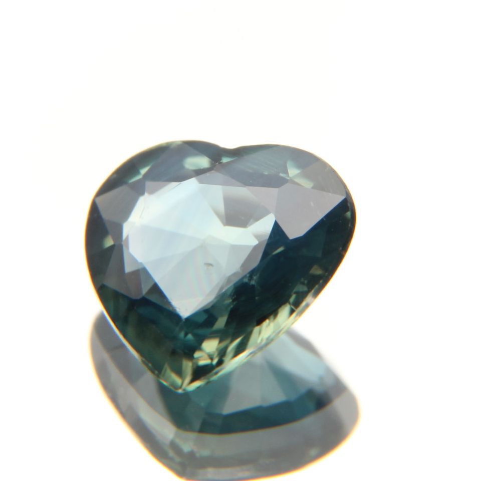 Bi-Color Sapphire 1.04 ct