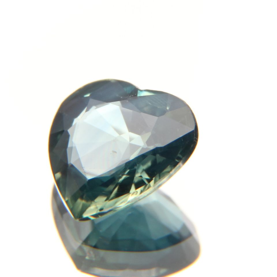 Bi-Color Sapphire 1.04 ct