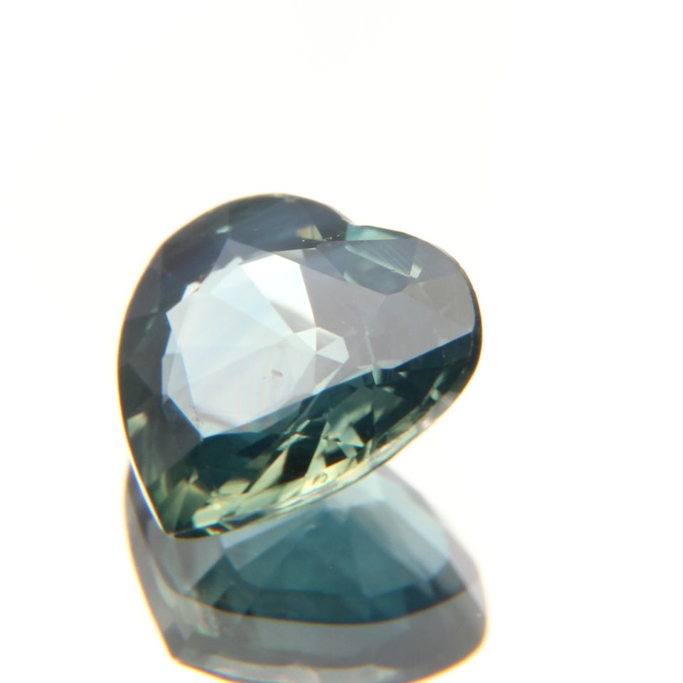 Bi-Color Sapphire 1.04 ct