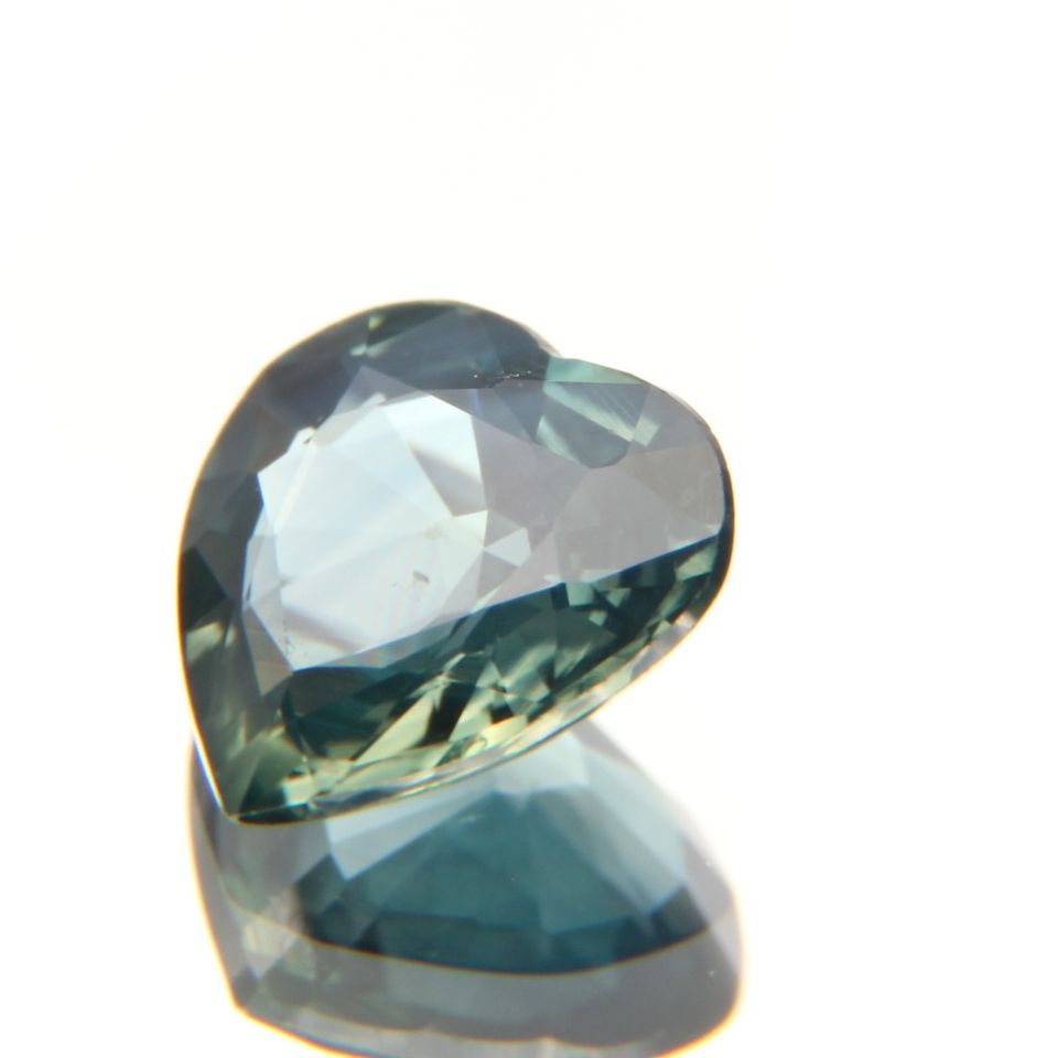 Bi-Color Sapphire 1.04 ct
