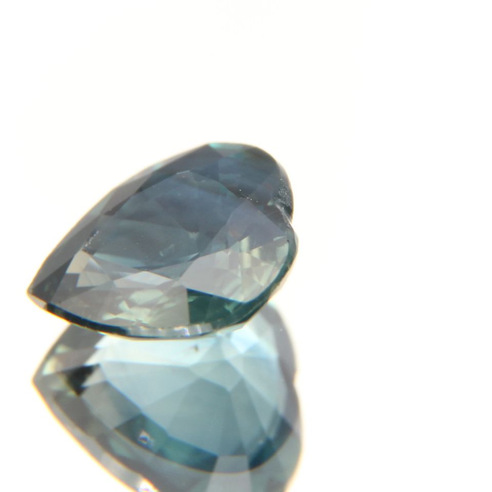 Bi-Color Sapphire 1.04 ct