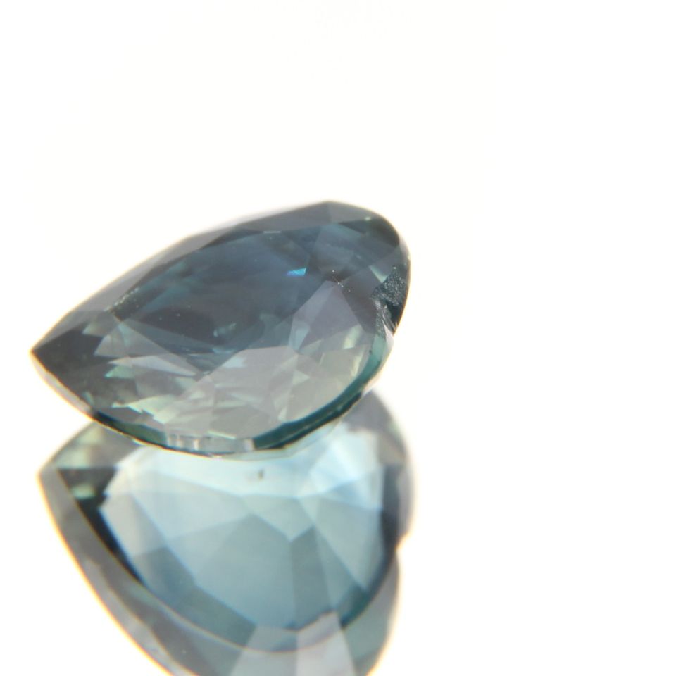 Bi-Color Sapphire 1.04 ct