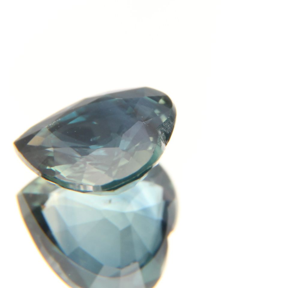 Bi-Color Sapphire 1.04 ct
