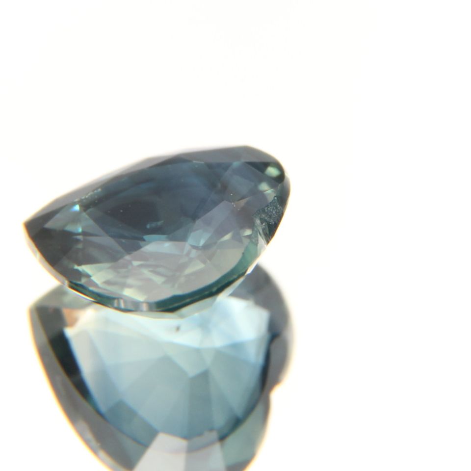Bi-Color Sapphire 1.04 ct