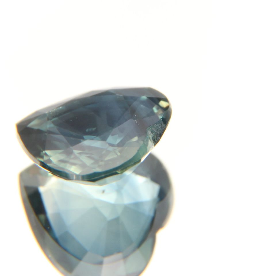 Bi-Color Sapphire 1.04 ct