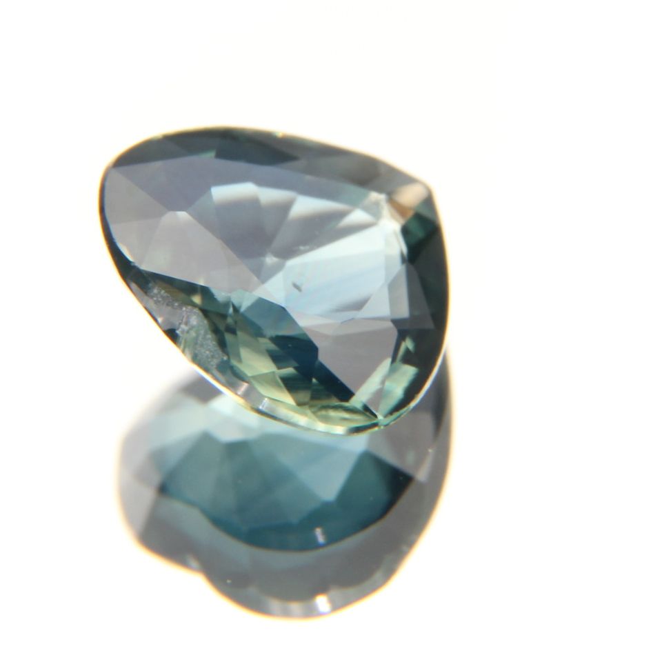 Bi-Color Sapphire 1.04 ct