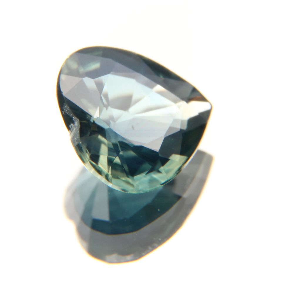Bi-Color Sapphire 1.04 ct