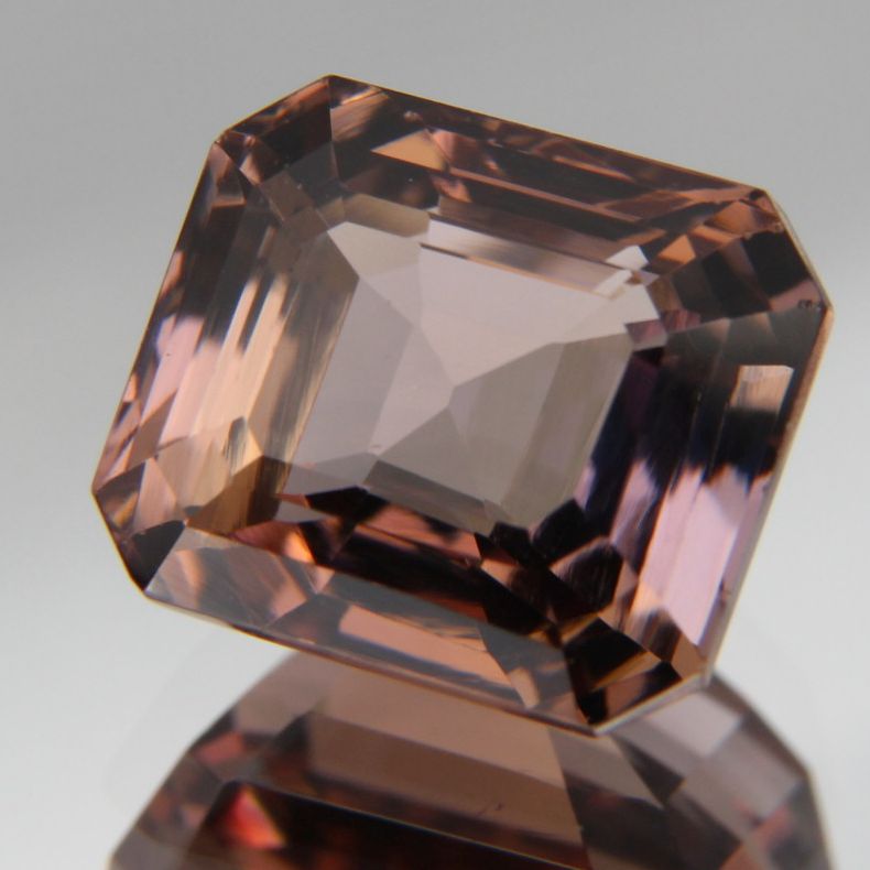 Zoisit 4.38 ct