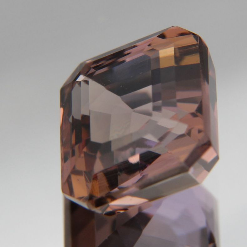 Zoisit 4.38 ct