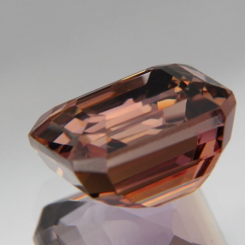 Zoisit 4.38 ct