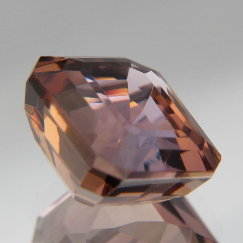 Zoisit 4.38 ct
