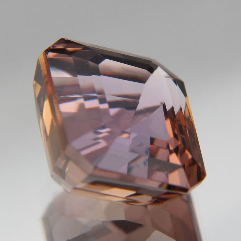 Zoisit 4.38 ct