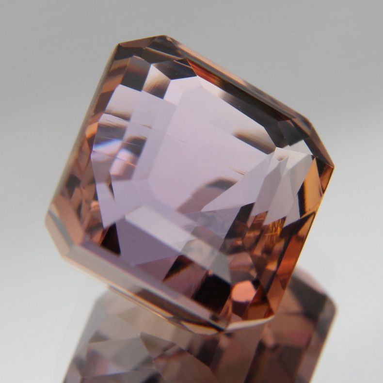 Zoisit 4.38 ct