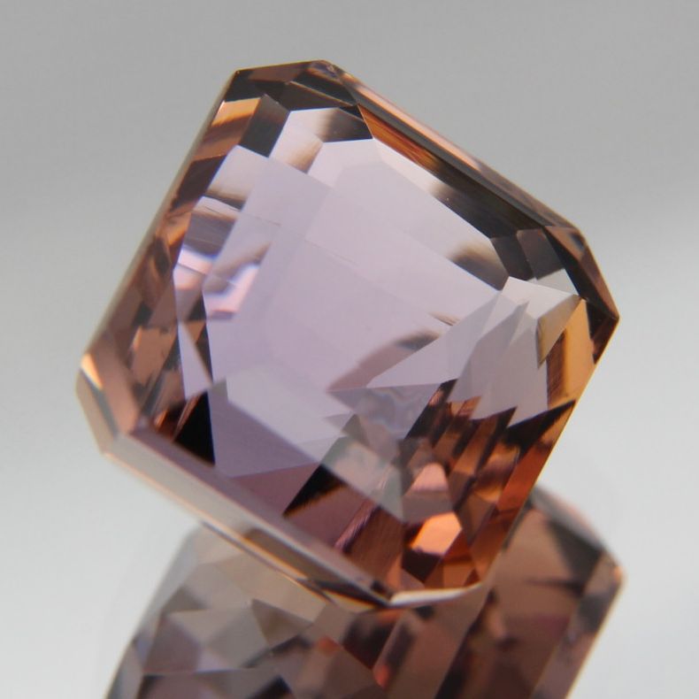 Zoisit 4.38 ct